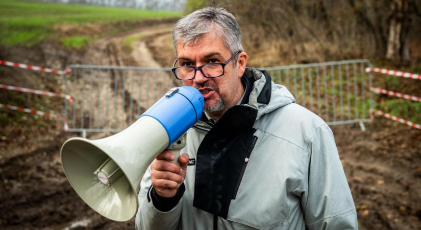 Hadházy Ákos: A Tisza-kormány meghajolt egy összeesküvés-elmélet előtt, amikor részben leállította a jégkármentesítő rendszert