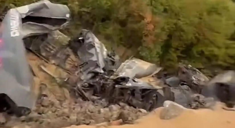 Fékezhetetlenné vált a tehervonat, tizenegy vagon zuhant a szakadékba - videó