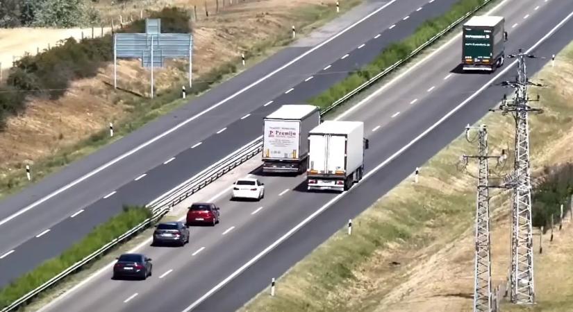 Sorra büntették a kamionosokat a levegőből: nehéz lett volna letagadni a szabálytalanságot!