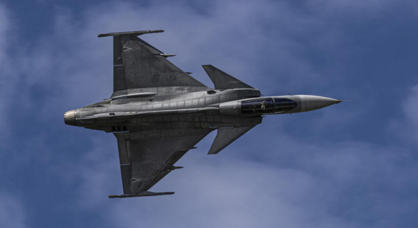 Lezuhant a Magyar Honvédség egyik Gripen vadászgépe Szolnoknál