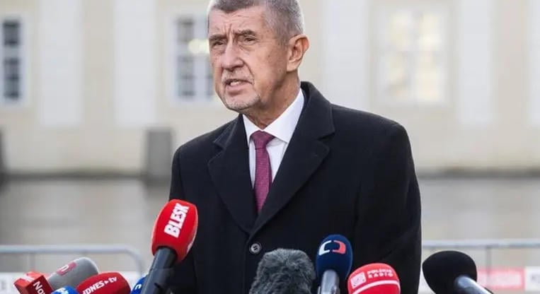 Csehország betartja a NATO 5. cikkelyét, Babis szerint nincs közvetlen veszély