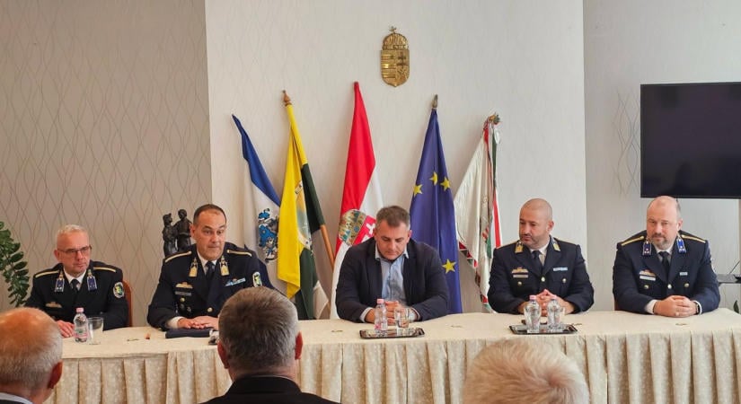 Kiemelt fontosságú egyeztetés a Városházán: új rendőrparancsnokok Fejérben