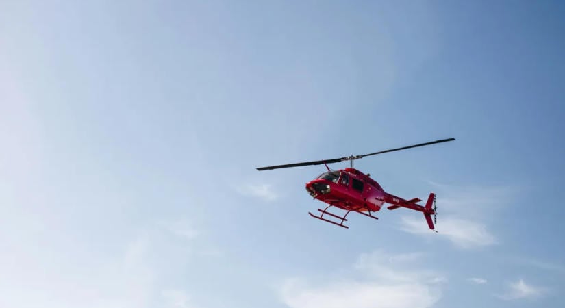Szándékosan gázoltak el egy parlamenti képviselőt – mentőhelikopterrel szállították kórházba