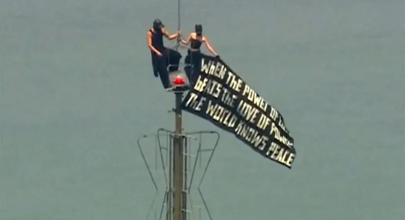 Felmászott két ember az Empire State Building tetejére, fotózkodtak, majd eljegyezték egymást