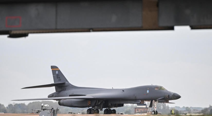 Az összes stratégiai nehézbombázójukat kivonták az amerikaiak a merényletkísérlet célpontjává váló angliai RAF Fairford légitámaszpontról