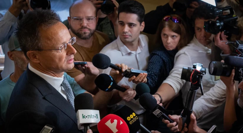 Fidesz: nem jelent nemzetbiztonsági kockázatot Szijjártó Péter BYD-s munkavállalása