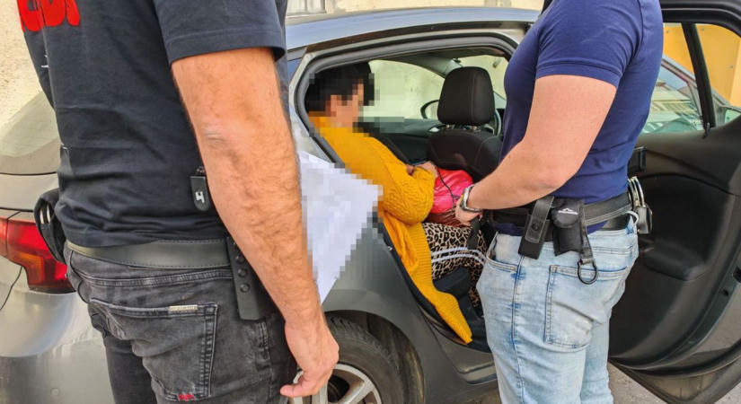 Drogkereskedőkön csattant a bilincs Szabolcsban, halomban állt a gyanús fehér por - fotókkal!
