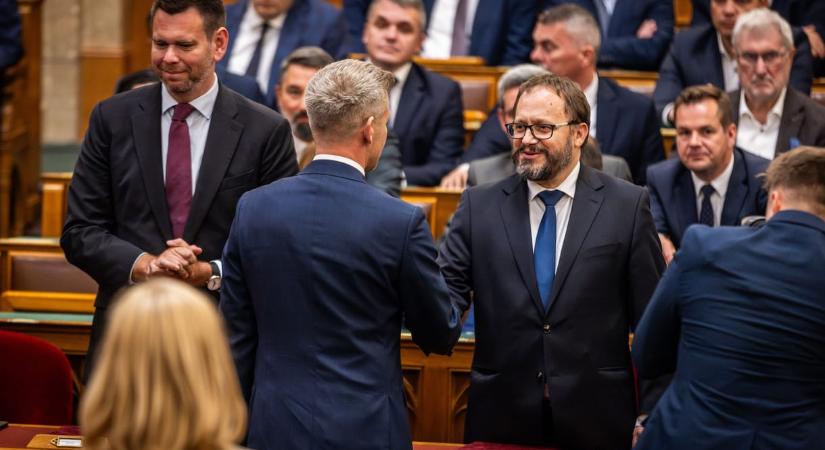 Az erős forint megszépítette az államadósságot, egyébként 4,12 ezer milliárddal nőtt volna