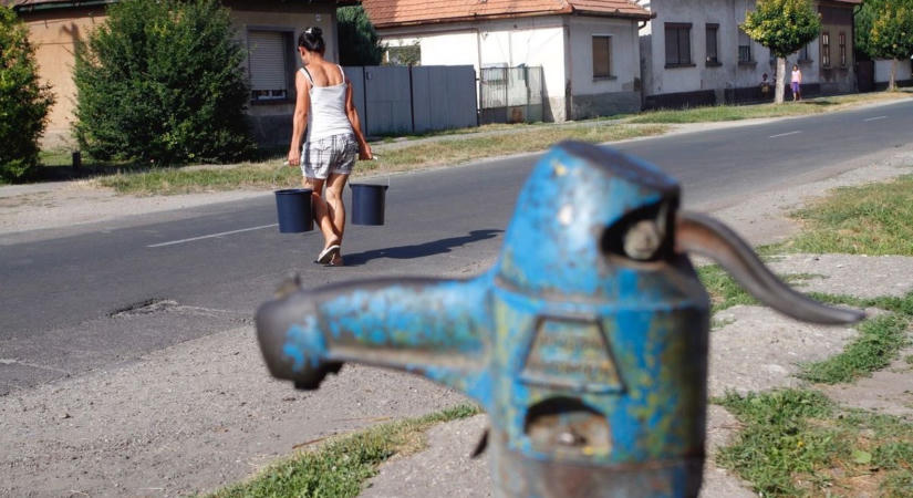 Lesz-e ivóvíz? Szabad-e locsolni? Mi lesz a fürdőkkel a hőségriadó idején Hajdú-Biharban?