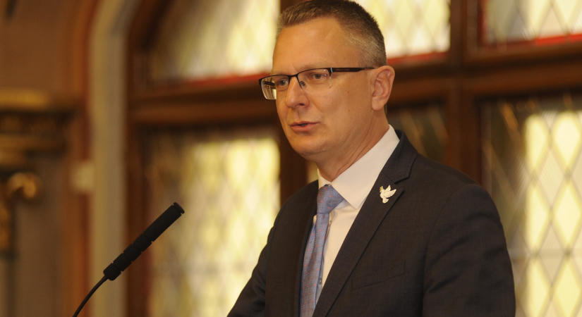 Rétvári Bence: Lett volna lehetőség júliusban felkészülni a jelenlegi helyzetre
