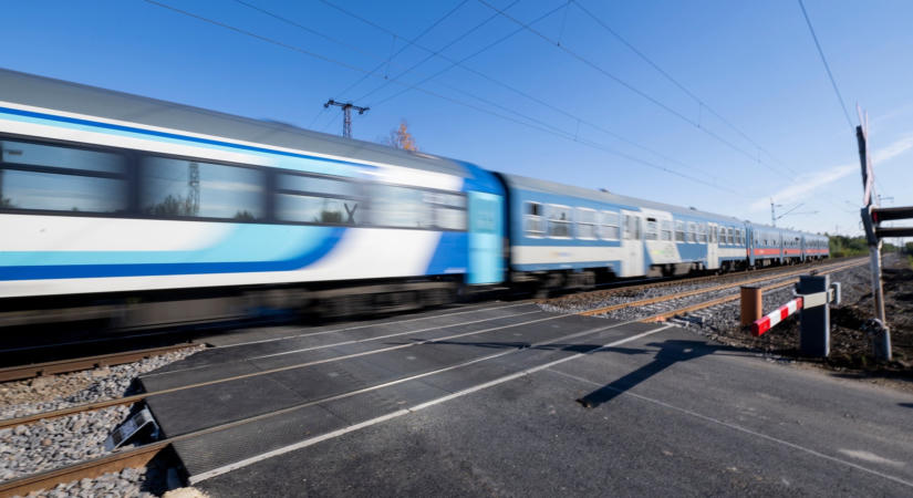 Bagolybuszokkal segítik az INOTA fesztiválon bulizókat
