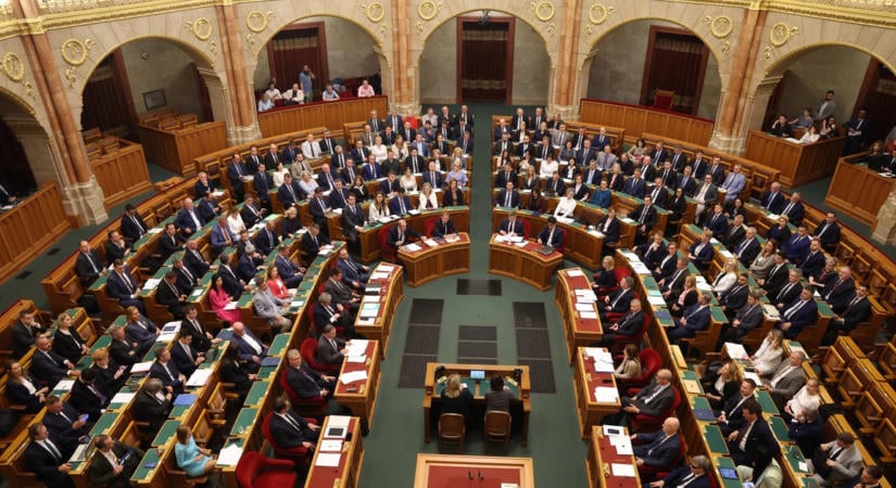 Most jött, felfüggesztették 3 fideszes képviselő mentelmi jogát. Ez az ok