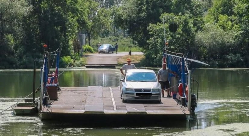 Egy hónapra búcsút inthetnek a kompnak, kezdődhet a kerülgetés