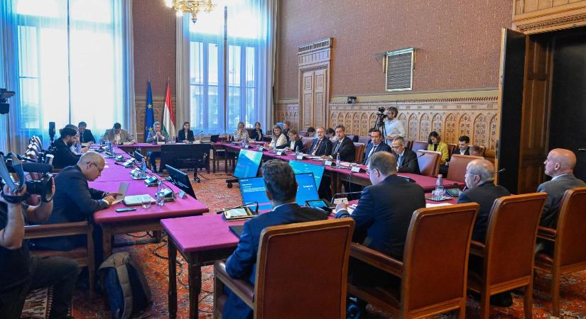 Csaknem 200 milliós túlterjeszkedés, adattörlő alkalmazás – Kiegészítést kért az NMHH beszámolójához a pénzügyi bizottság