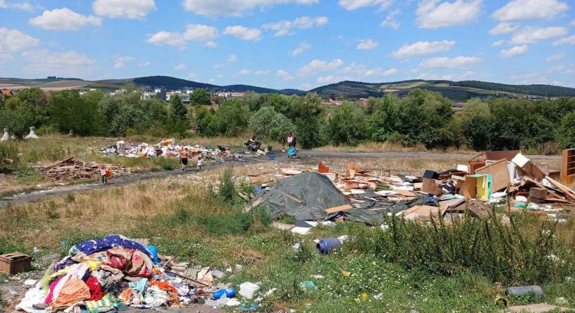 Hetvenezer lejre bírságoltak egy céget illegális hulladéklerakás miatt Marosvásárhelyen
