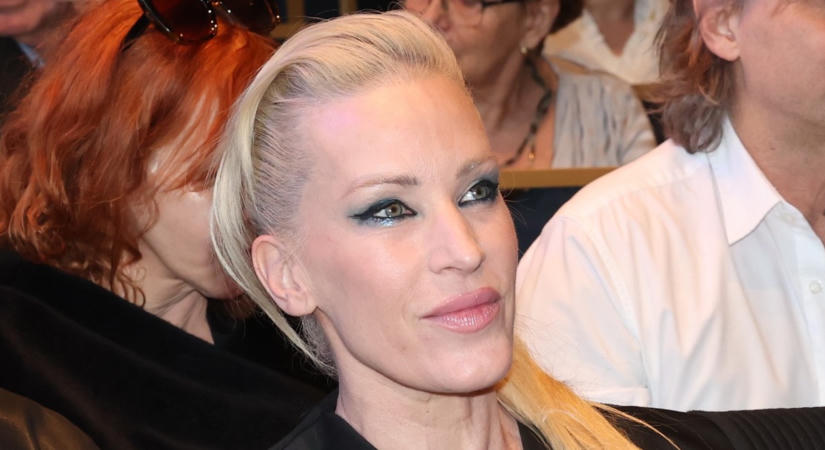 Pásztor Anna a kislányával került kellemetlen helyzetbe a repülőn: „A stewardess nem akart felengedni”