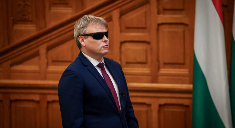 Túlárazott, azbesztet tartalmazó kazánok miatt tett feljelentést a szociális minisztérium