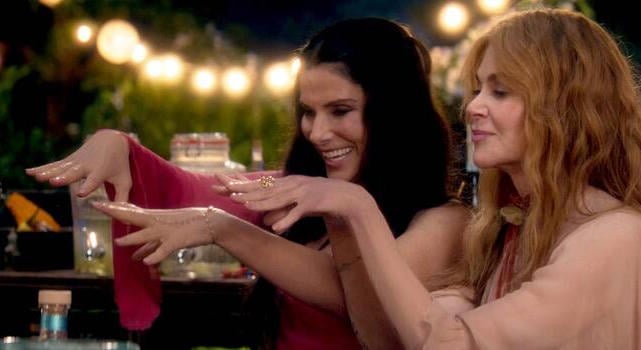 Sandra Bullock és Nicole Kidman nosztalgikus stand-up showja lett az Átkozott boszorkák 2.