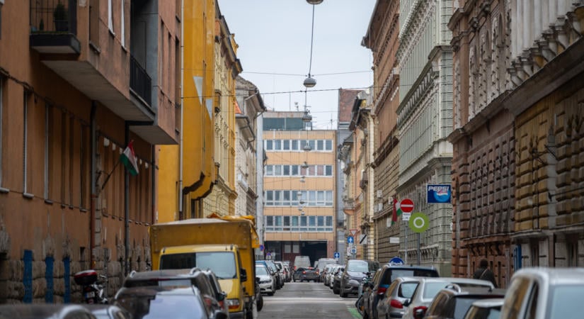 Tucatnyi középület felújítása indul Terézvárosban