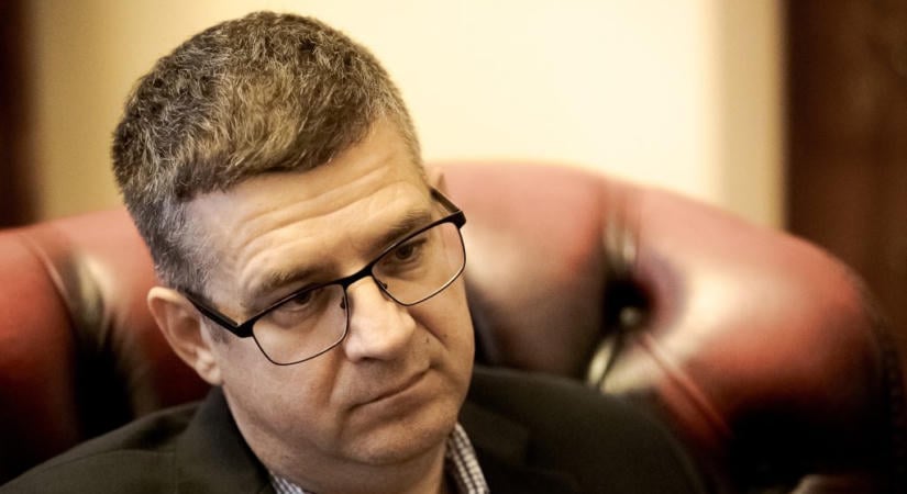 Január végéig rács mögött marad Seszták Miklós