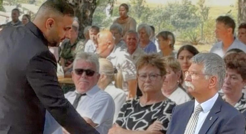 Elmaradt kézfogás miatt emleget botrányt Magyar Péter