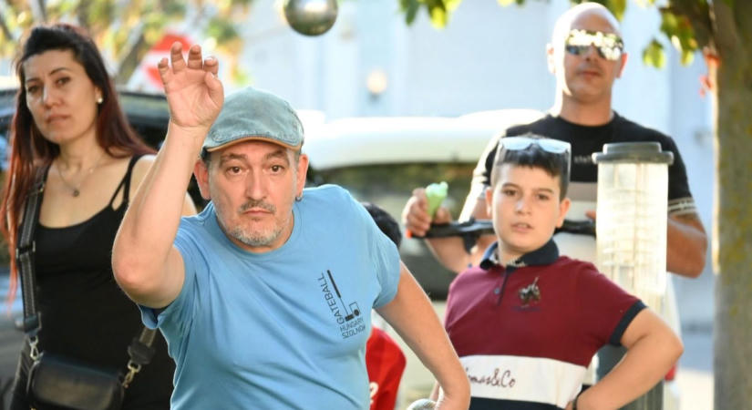 Újra pattantak a fémgolyók Szolnok belvárosában: lezajlott a II. Agóra Petanque Kupa – galériával