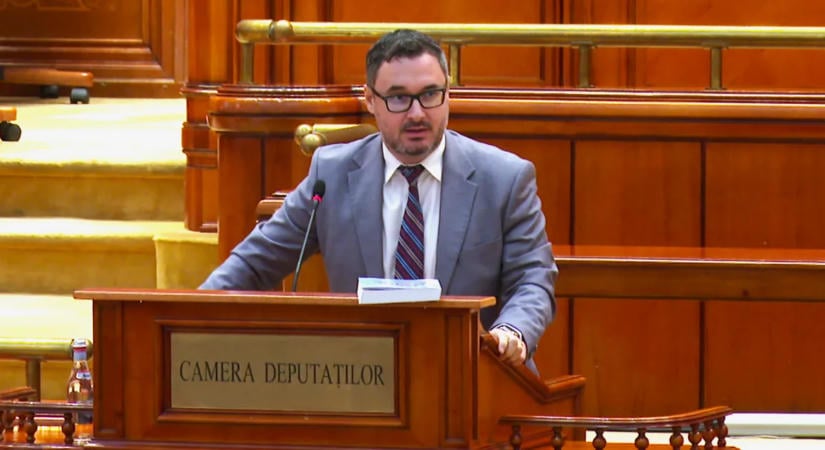 „Ez itt Románia, nem Magyarország!” – így provokált az AUR politikusa a román parlamentben