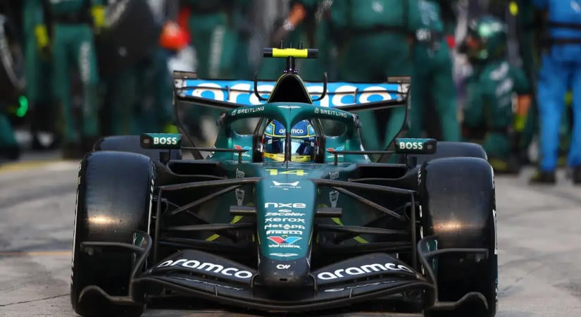 Fernando Alonso kritizálja Lewis Hamiltont és az F1-et