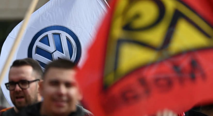 Újabb megszorítás jöhet a Volkswagennél, ezúttal a fizetéseket érintheti