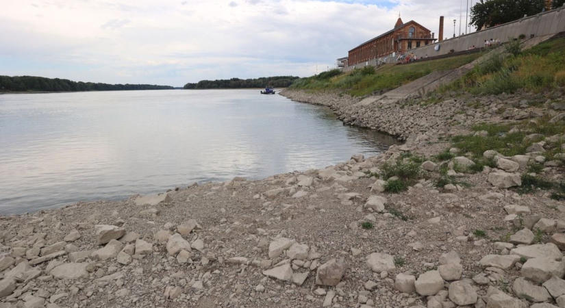 Drámai a helyzet a Dunán: ismét szigorítottak a mohácsi kompon