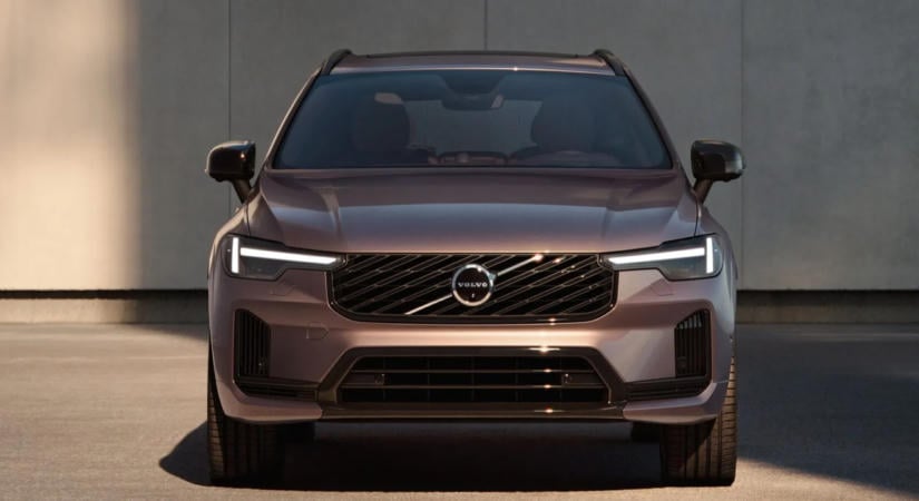 200 kilométer villannyal: Magyarországon a Volvo rekordnagy e-hatótávú XC60 plugin hibridje