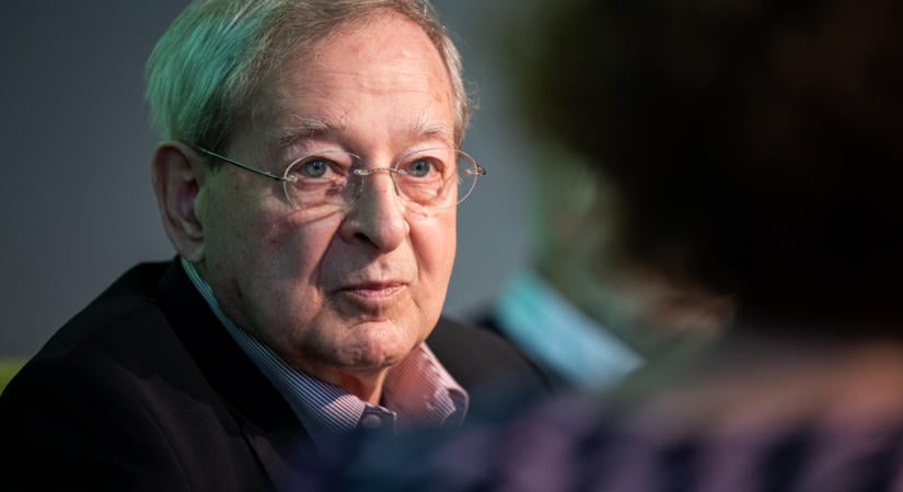 Októberben jelenik meg Nádas Péter posztumusz verseskötete