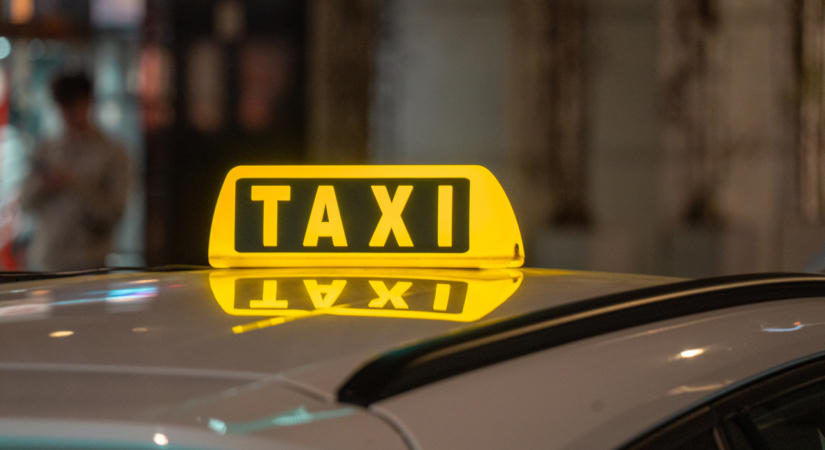 400 ezer forintért taxizott Budapestről Montenegróba egy utas