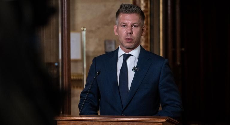 Magyar Péter Navracsics Tibor szavaiból jött rá, miért ellenzi a Fidesz a Vagyonvisszaszerzési Hivatal felállítását