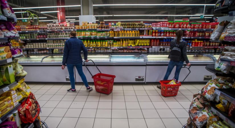 Alacsony infláció, nagy kérdőjelek: ősszel újra drágulhatnak az élelmiszerek