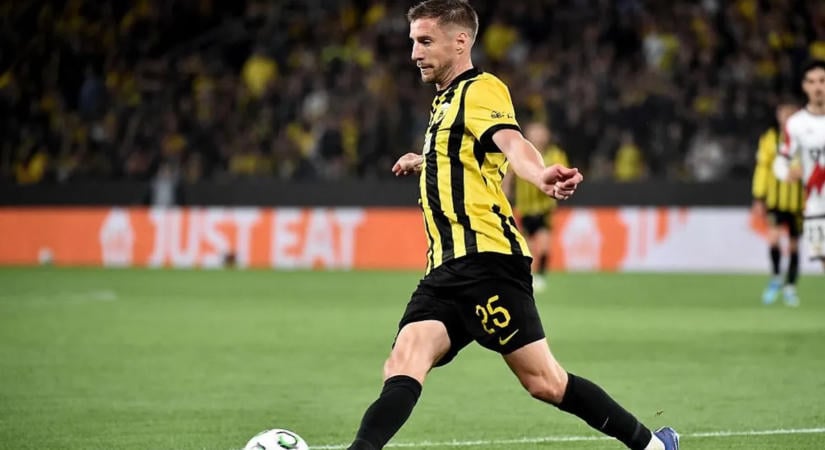 A duplázó Varga Barnabás megsérült az AEK kupameccsén