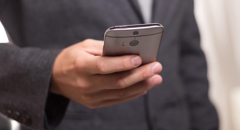 Több mint egymillió használt mobiltelefont értékesíthettek újként