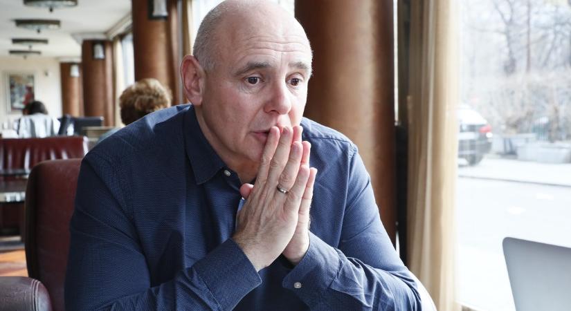Rónai Egonnak új munkája lett: szeptembertől itt lehet látni