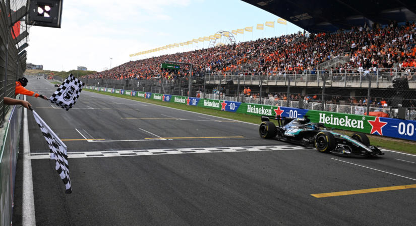 Russell rajt-cél győzelmet aratott a sprintfutamon