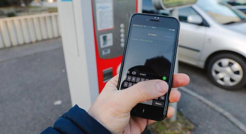 Kegyetlen pillanatok a peronon – halállal fenyegette a megvert tini áldozatát az újszászi rabló