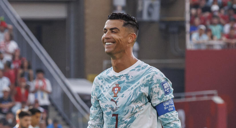 Cristiano Ronaldo esküvőjét várták, de más érkezett: tömegek lepték el a funchali katedrálist