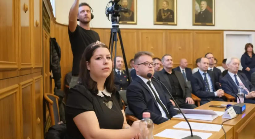 Nem önszántából ült a kristállyal megpakolt autóban, állítja a drogkereskedelemmel gyanúsított volt MKKP-s pécsi politikus