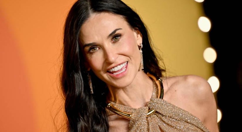 A 63 éves Demi Moore friss fotóin kiakadt az egész net: szörnyű, ahogy kinéz