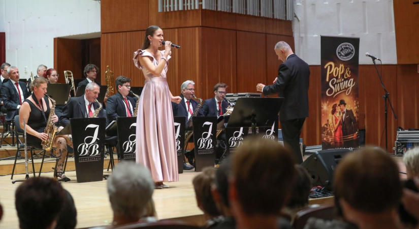 Elsöprő ritmusok egy jó ügyért –Az Egyházmegyei Karitász jótékonysági koncertjén az Isis Big Band zenélt