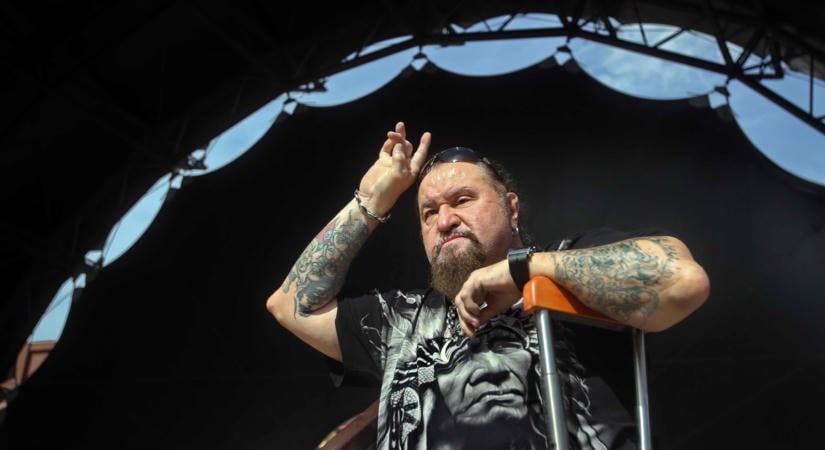 Kőbánya blues – Búcsú Deák Bill Gyulától: a gyász színe sehogyan sem illik hozzá...
