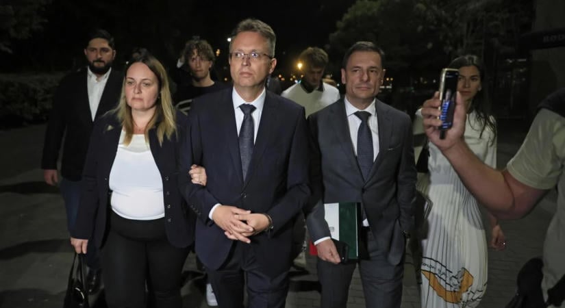 Letartóztatta a bíróság Hankó Balázs volt minisztert bűnszövetségben elkövetett hűtlen kezelés gyanúja miatt