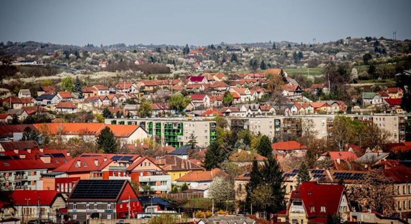 Figyelem, változás! Egyirányú lesz a miskolci utca, amin rengeteg autós gurul végig naponta