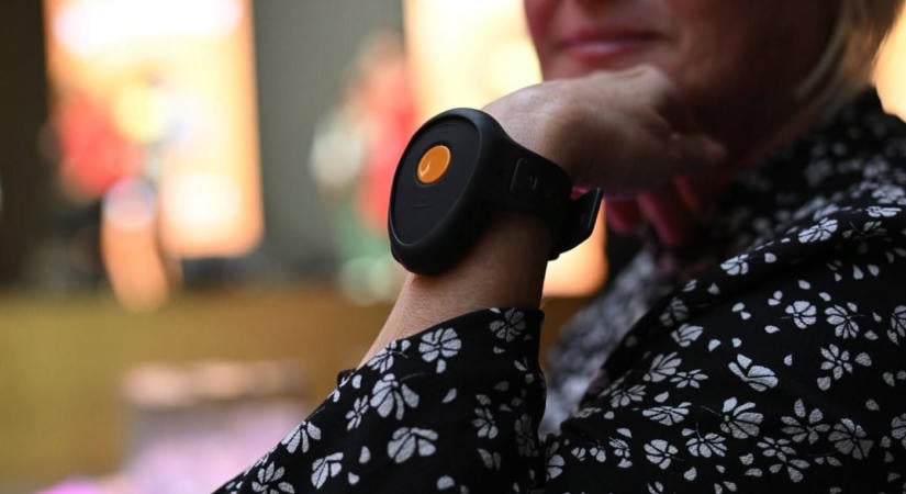 Tagadja a 4iG, hogy túlárazta a Gondosóra-programot