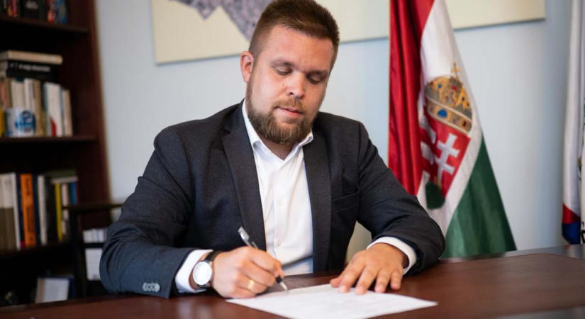 Egy 13 milliós tanulmány miatt jelentette fel az egyik képviselőt a győri polgármester