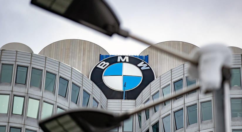 Büntetőfékezett a BMW: nem adják a hivatali autót a jobboldali pártelnök alá